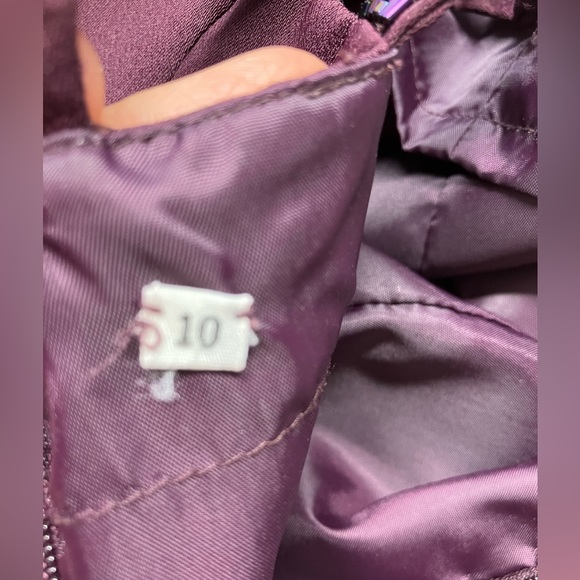 Women’s Prom/Formal Dress/Gown, Size 10 (see measurements), Maroon, Beaded - Picture 6 of 6